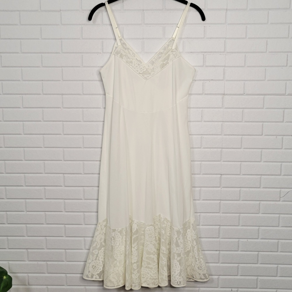 Vintage 70s White Lace Trim Full Slip Sz M 36 Mermaid Hem BombshellHem Lingerie - Picture 9 of 10